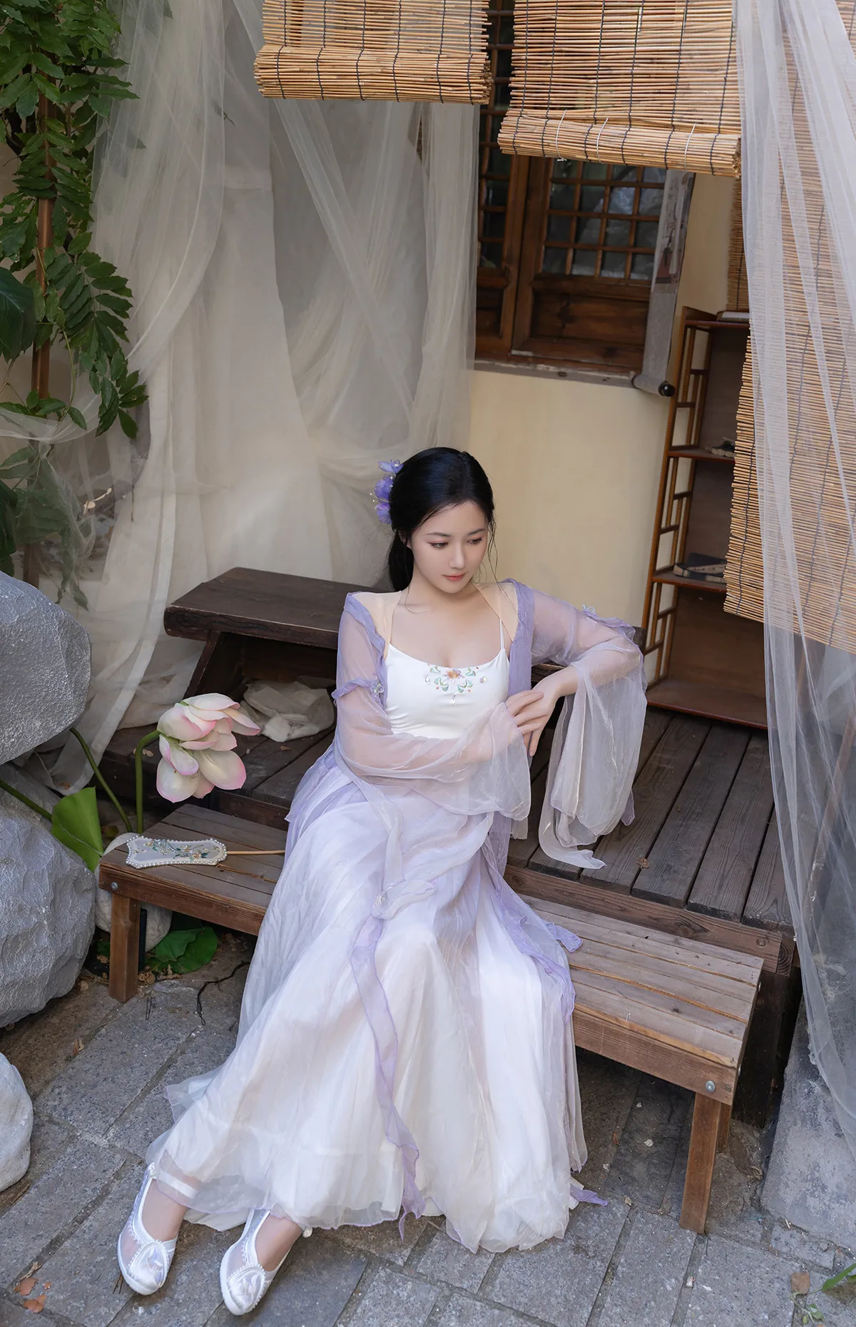 热门视频4：萌宠合集狗狗的100种搞笑睡姿